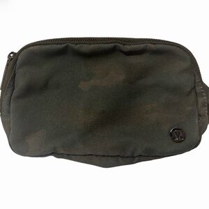 Lululemon Everywhere Belt Bag Heritage Camo Jacquard Dark Olive Sargent Green OG